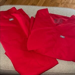 Figs Red Scrub Set